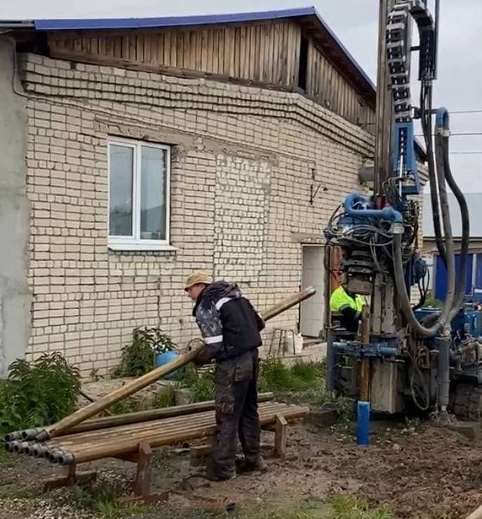 бурение скважин в Глубоком